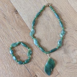 Handmade greeen stone necklace and bracelet.